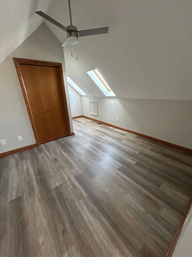 Building Photo - Bear Trax Real Estate