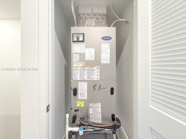 Building Photo - 184 NE 13th St