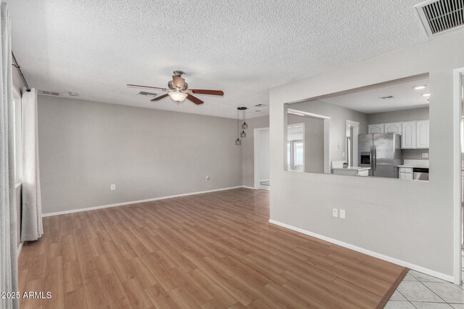 Building Photo - 10216 N 110th Ave