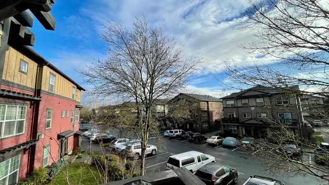 Building Photo - Sherwood Corner 3 Bed 2.5 Bath Townhome on top floor~  Reserved Parking and Washer & Dryer and Co...