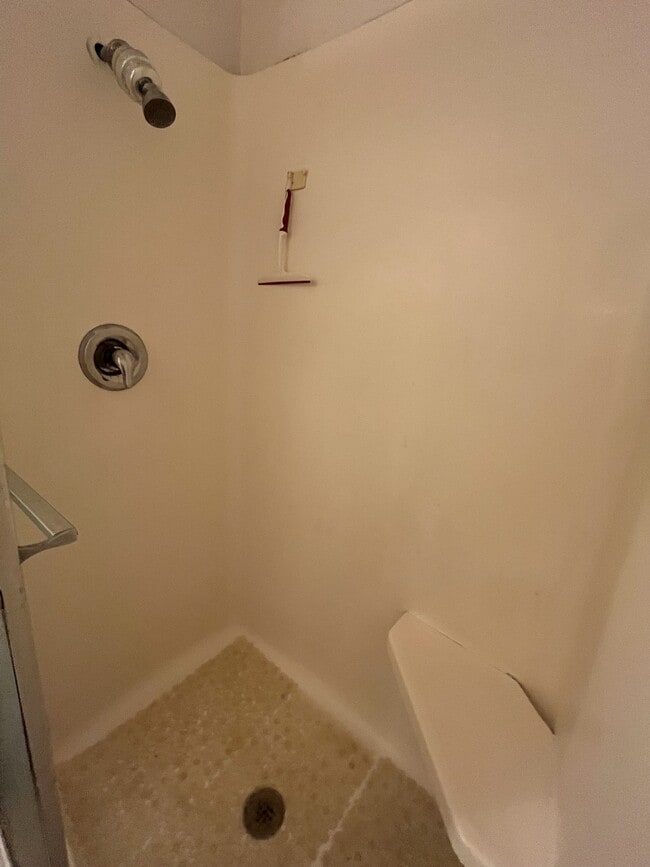 Building Photo - 405 Cam De La Placita