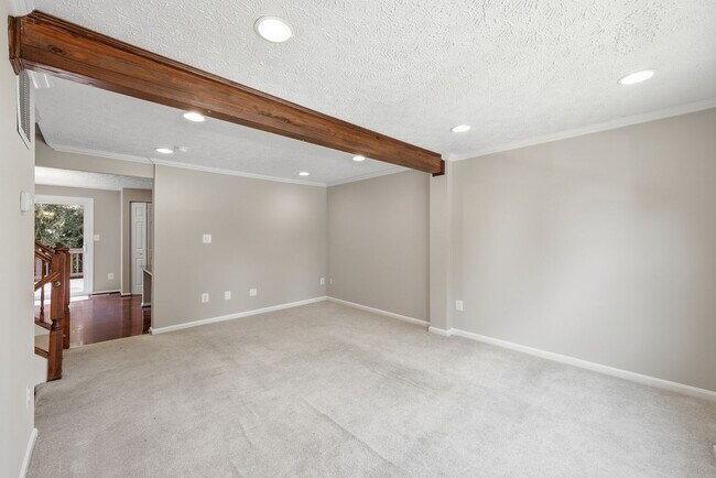 Building Photo - 14126 Red River Dr