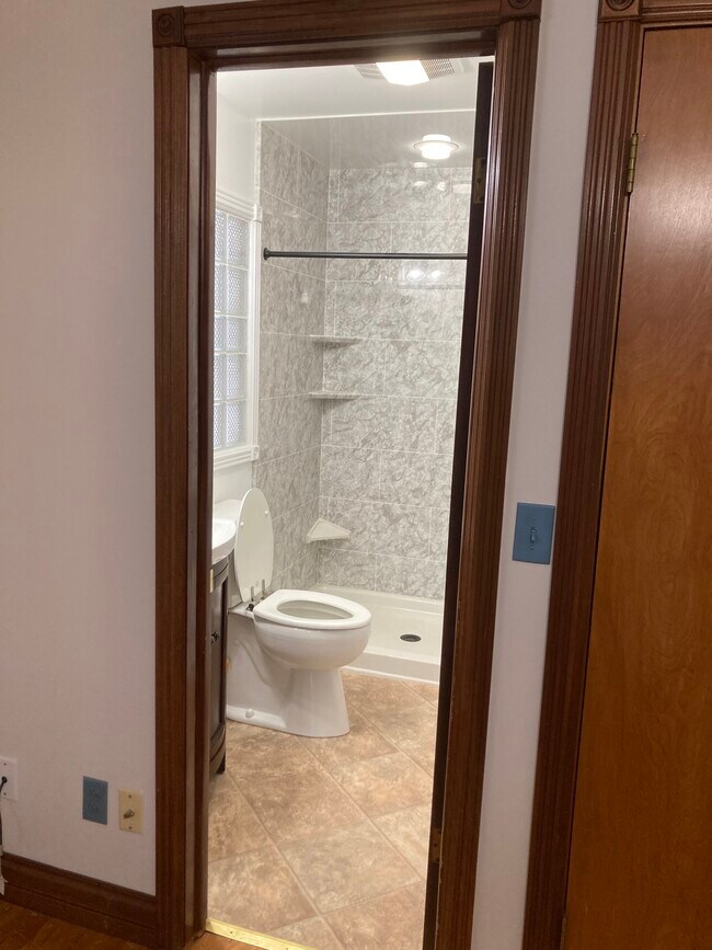 Building Photo - 2401 Bristol Rd