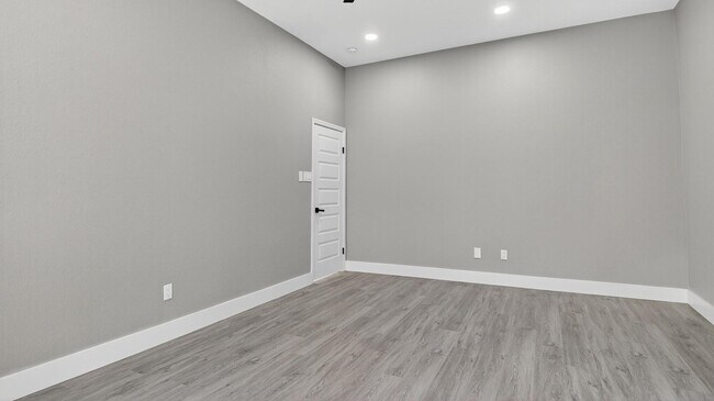 Building Photo - 4935 Otter Peak Dr