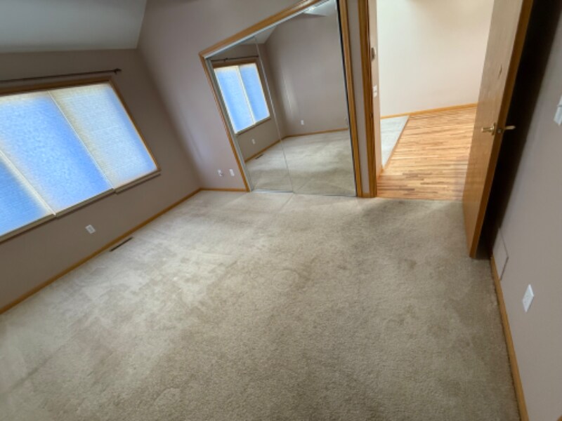 Building Photo - 1500 Raven Cir