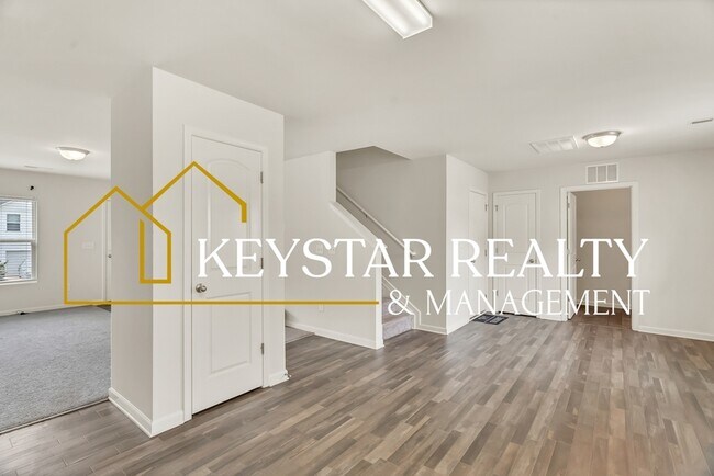 Building Photo - 2205 Sawgrass Rd