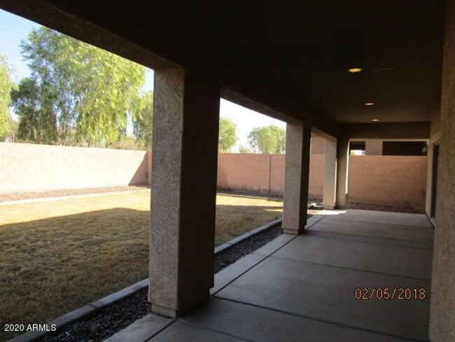 Building Photo - Gorgeous Large 4 Bed 2.5 Bath Home with lo...