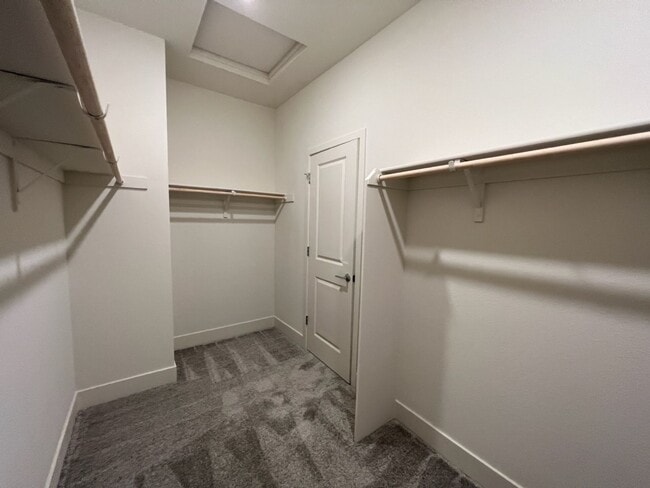 Building Photo - Newer Construction Home located in desirab...