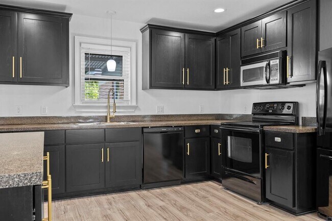 Building Photo - 5807 Mojave Dr