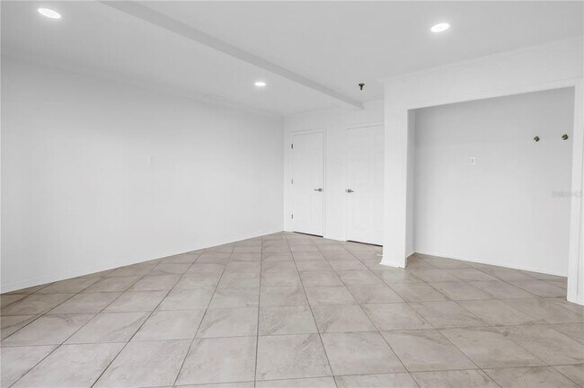 Building Photo - 1355 Pinellas Bayway S