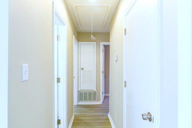 Building Photo - 11304 Largo Dr