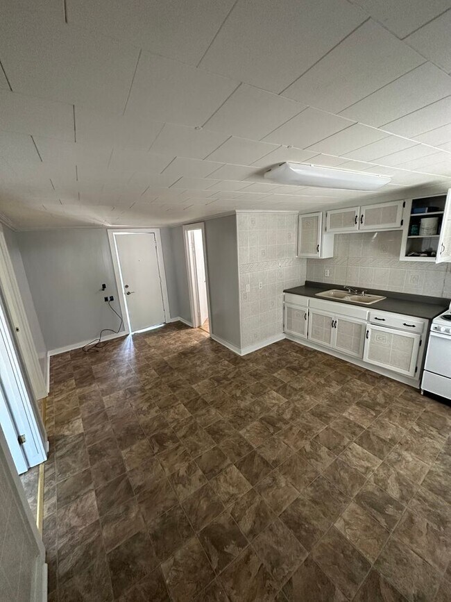 Building Photo - Coldwater Road