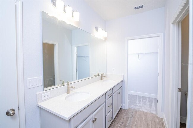 Building Photo - 6487 Cyrils Dr