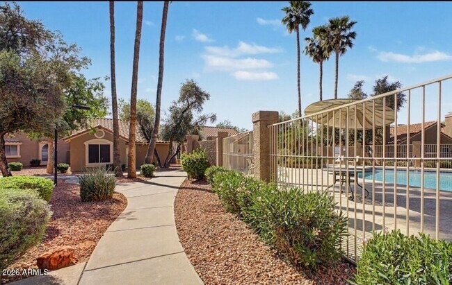 Building Photo - 7040 W Olive Ave