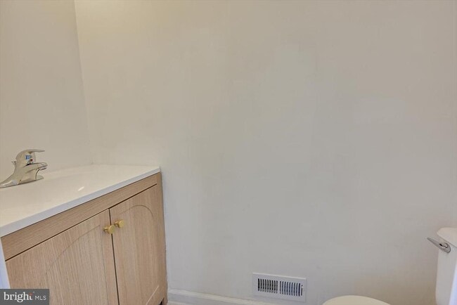 Building Photo - 60 O'Neill Ct