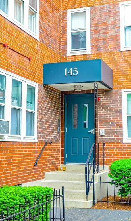 Building Photo - 145 Farragut Rd