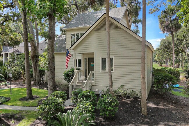 Building Photo - 8 Heath Dr