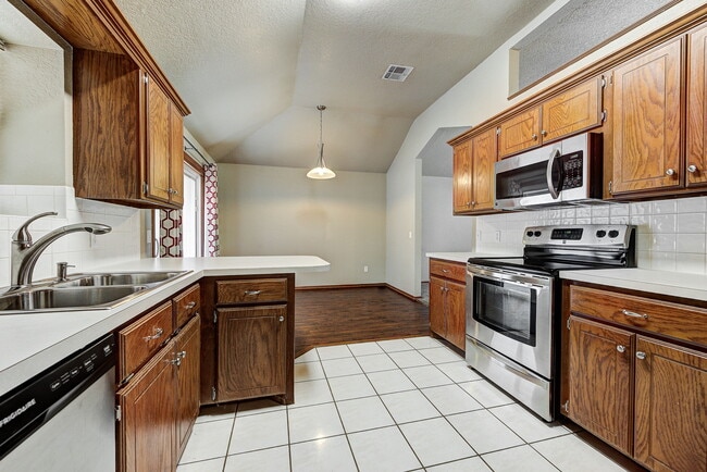 Building Photo - 2908 Astor Dr