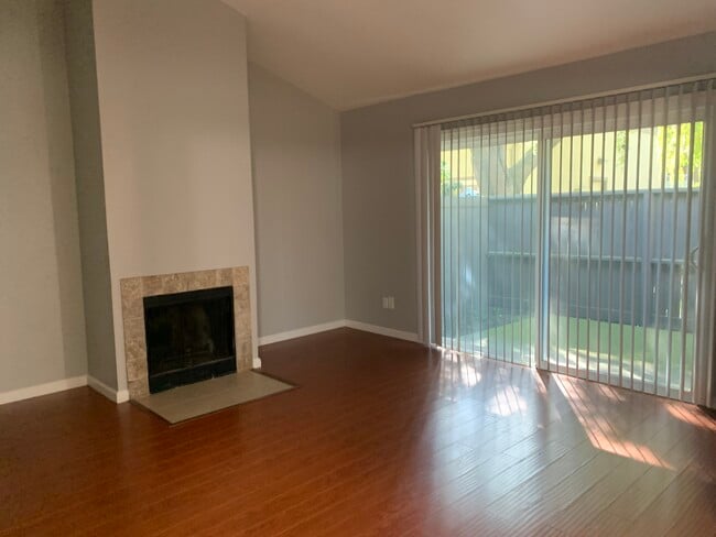 Building Photo - 6260 Havenside Dr