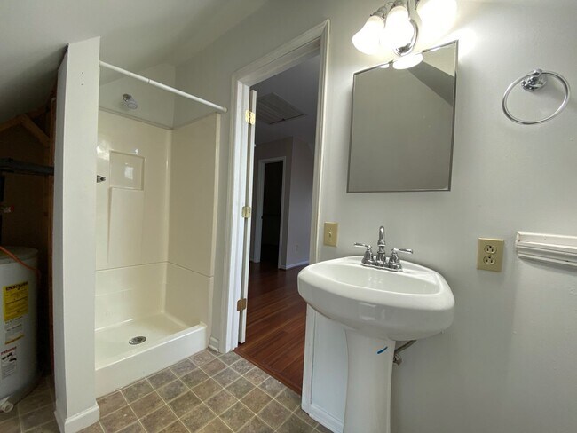 Building Photo - Sold to GW2 11/01/25 W Norwich Ave 32-34 TNR