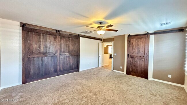 Building Photo - 12437 Pleasant Crest