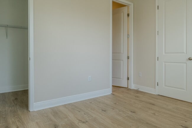 Building Photo - 16705 Wincey Groves Rd