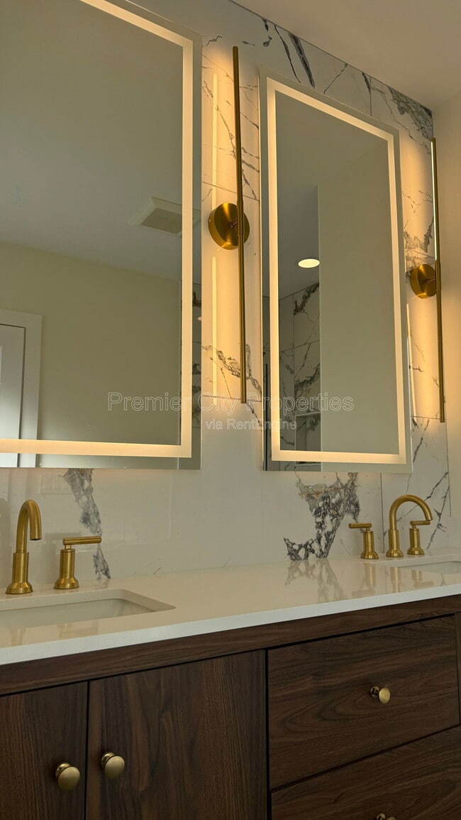 Building Photo - 240 Mcgregor Ave