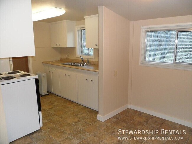 Building Photo - 48172 Lauren Dr