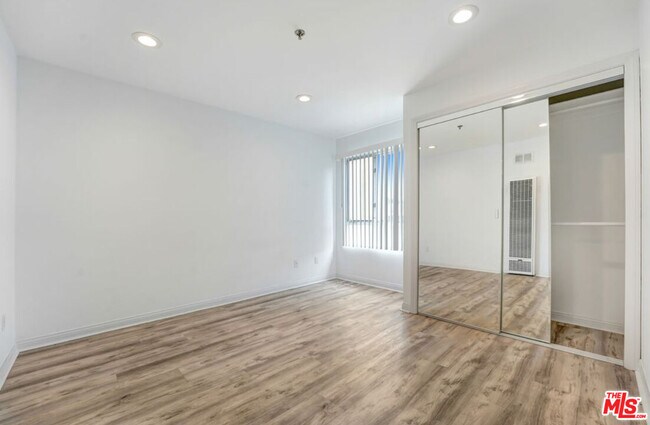 Building Photo - 2301 Santa Monica Blvd