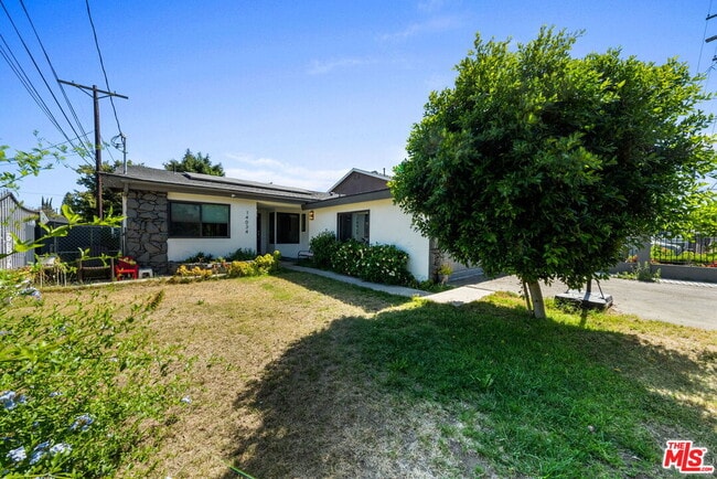 Building Photo - 14034 Valerio St