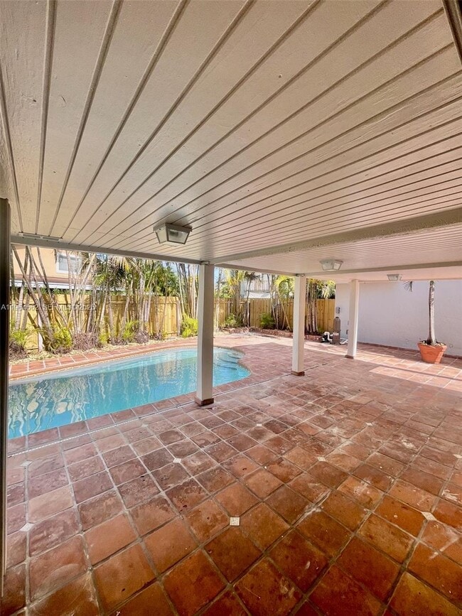 Building Photo - 922 NW 106th Ave Cir