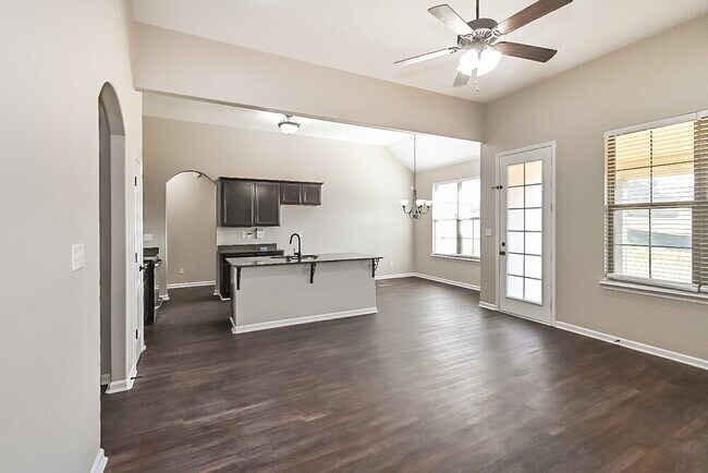 Building Photo - 75 Briar Hollow Ln
