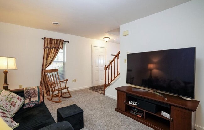 Building Photo - 2BR/2.5BA End Unit Condo | Central York SD | Open Layout | Parking + Patio | Spacious Living!