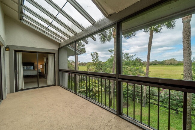 Building Photo - 11355 Pond View Dr