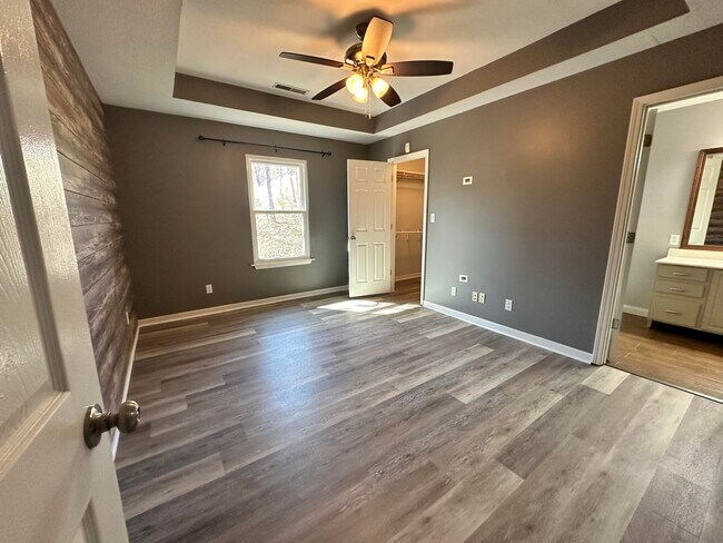 Building Photo - 4600 Wren Wood Dr