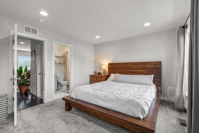 Building Photo - 5136 Randolph Rd