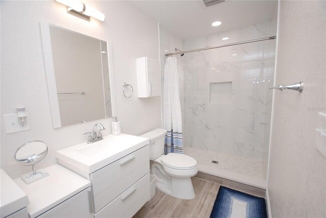 Building Photo - 6515 La Mesa Cir