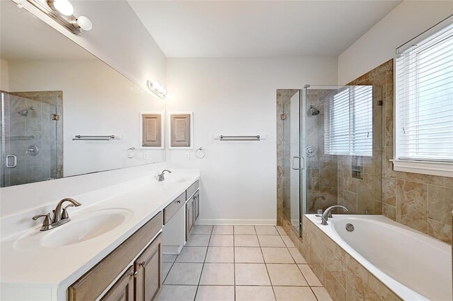 Building Photo - 1230 Heppner Dr