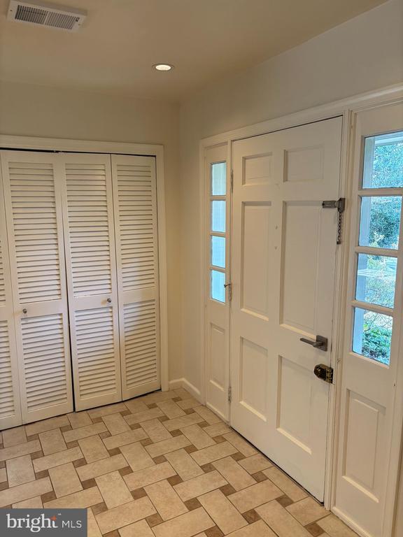 Building Photo - 1249 Derbyshire Rd