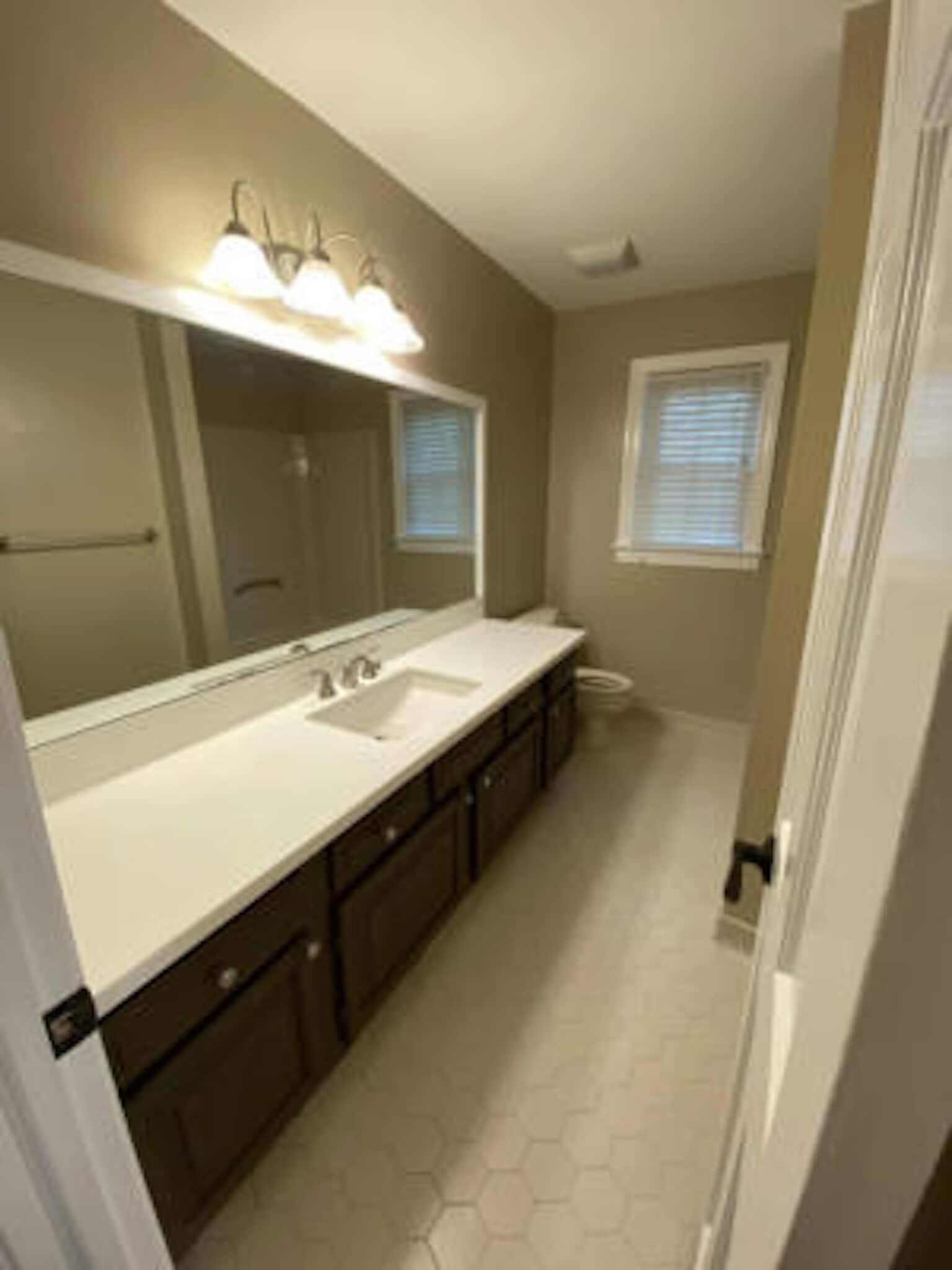 Guest Bath - 1125 Clapper Ct