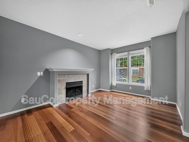 Building Photo - 7309 NE Stonewater St