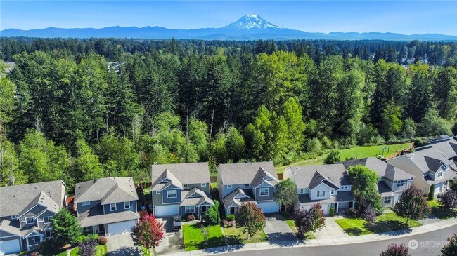 Building Photo - Listed For Rent