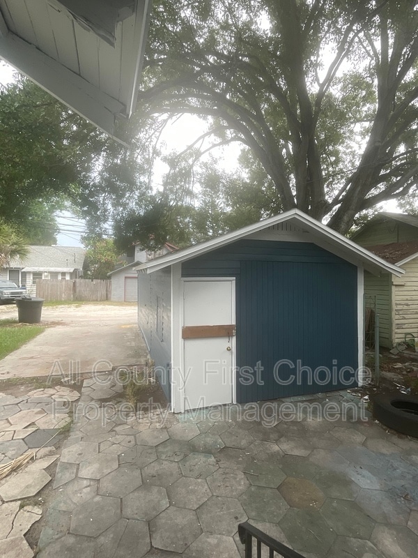 Building Photo - 1111 James Ave S