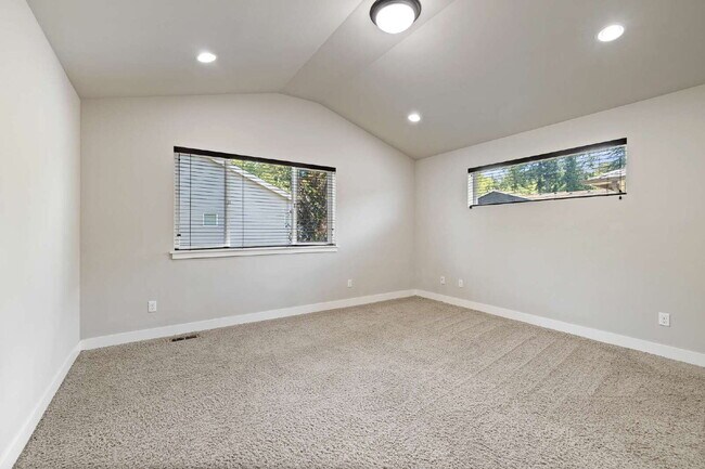 Building Photo - **Stunning Luxury Home in Desirable Mukilteo for RENT!** Available August 25th for MOVE IN