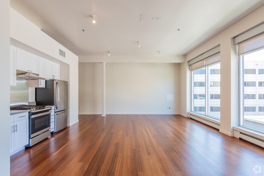 1 BR, 1 BA - The Elliott Building