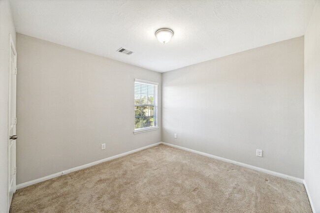 Building Photo - 5710 Mid Way