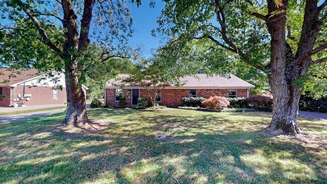 Building Photo - 8614 Burleson Ln