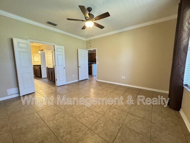 Building Photo - 2215 Parrot Fish Dr