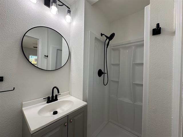 Building Photo - 2318 1st St