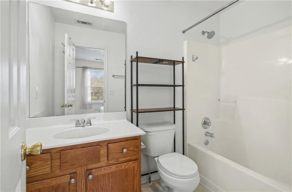 Building Photo - 102 Weatherstone Square Dr